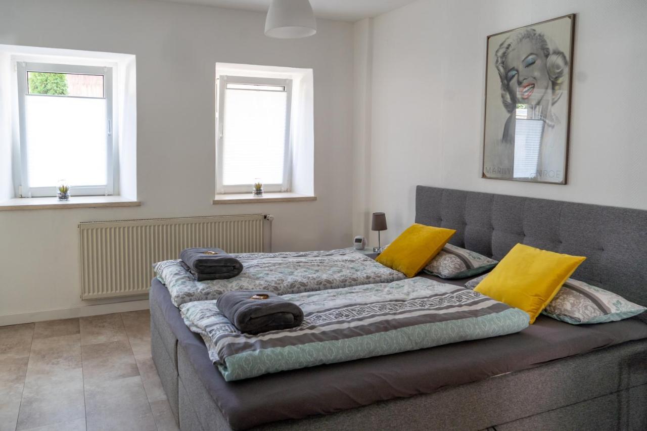 Moderne Altstadt-Ferienwohnung Hammelburg Bagian luar foto